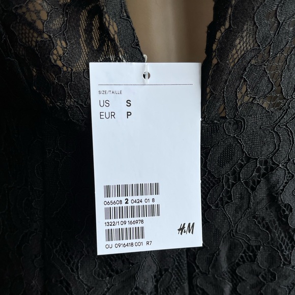H&M black lace dress. Low cut back. - Picture 7 of 8
